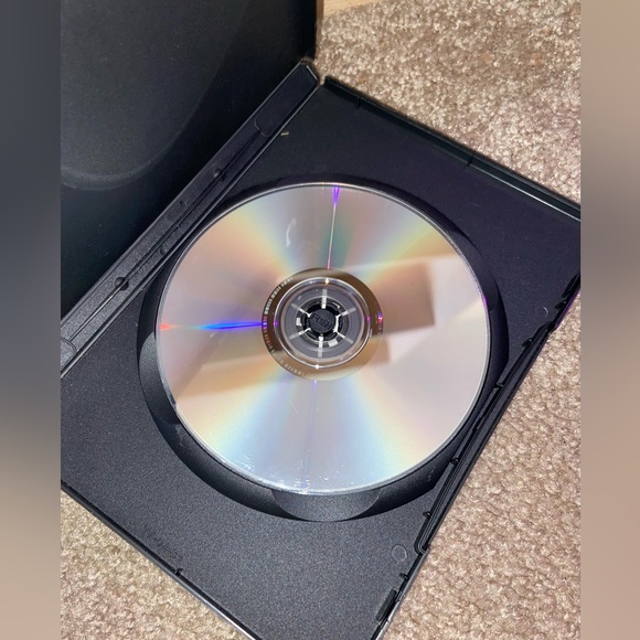 Set of 2 DVDs. Aquamarine and Sisterhood of the Traveling Pants - Picture 2 of 4